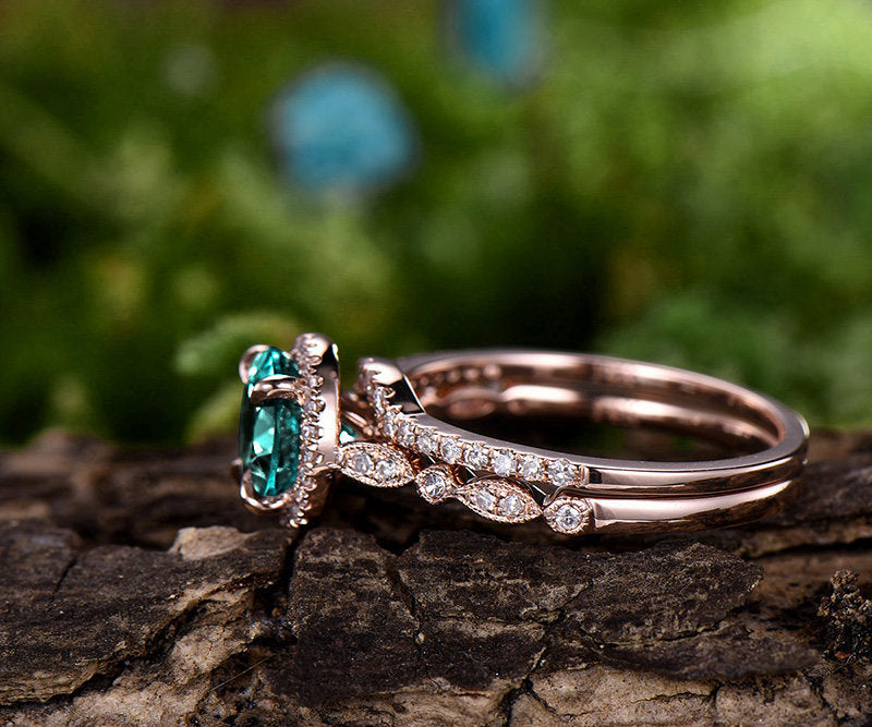 1.3 ct round cut emerald engagement ring set rose gold 14K/18K halo moissanite curved wedding band macthing stacking promise ring bridal set
