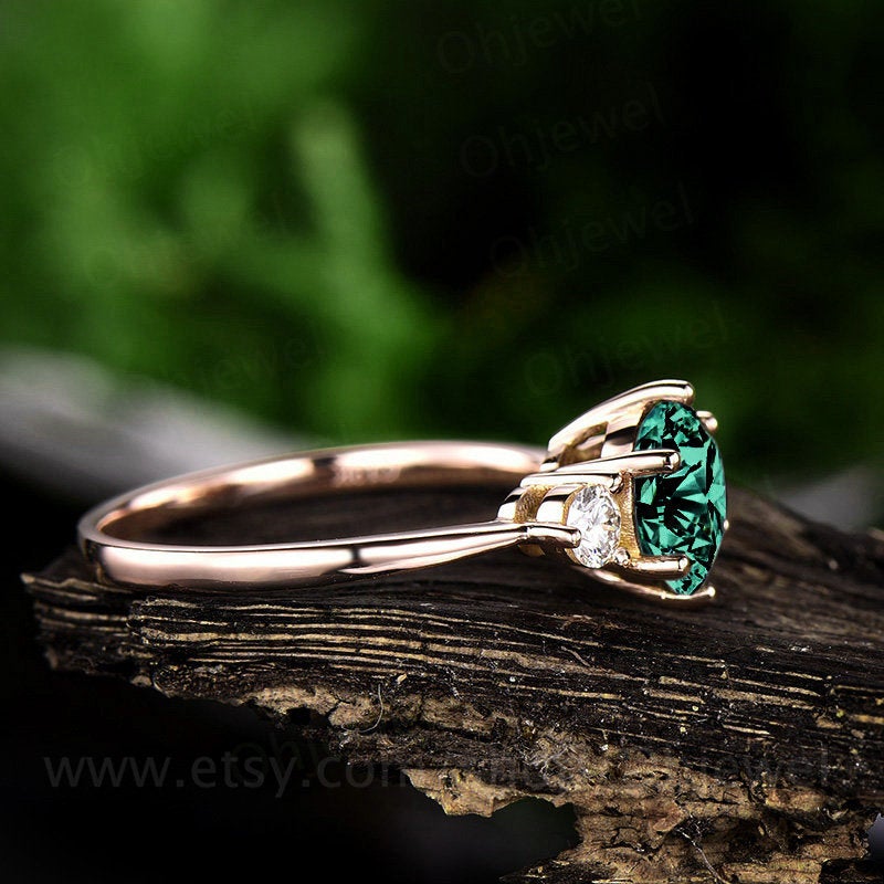 Three stone emerald engagement ring rose gold 14K/18k emerald ring gold vintage May birthstone ring moissanite women wedding bridal ring
