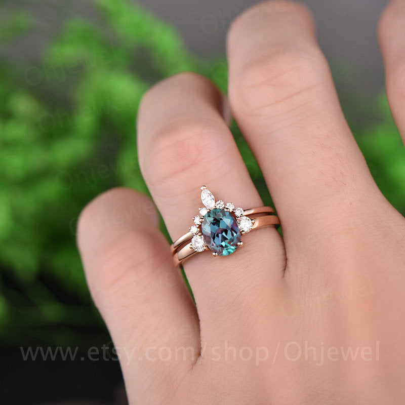 Three stone moissanite art deco ring 2pcs color change alexandrite engagement ring set rose gold vintage alexandrite wedding bridal ring set