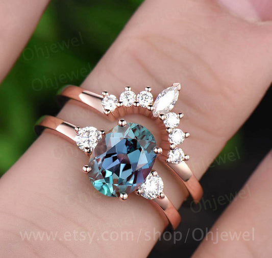 Three stone moissanite art deco ring 2pcs color change alexandrite engagement ring set rose gold vintage alexandrite wedding bridal ring set