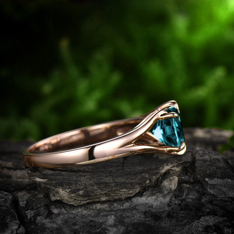 Vintage round cut Alexandrite engagement ring 14k rose gold unique split shank Solitaire engagement ring for women wedding promise ring gift