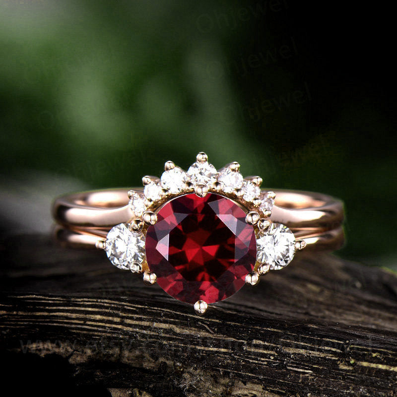 Three stone moissanite ring red garnet engagement ring set rose gold 10k/14K/18K garnet ring vintage crown matching wedding bridal ring set