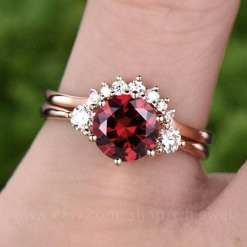 Three stone moissanite ring red garnet engagement ring set rose gold 10k/14K/18K garnet ring vintage crown matching wedding bridal ring set
