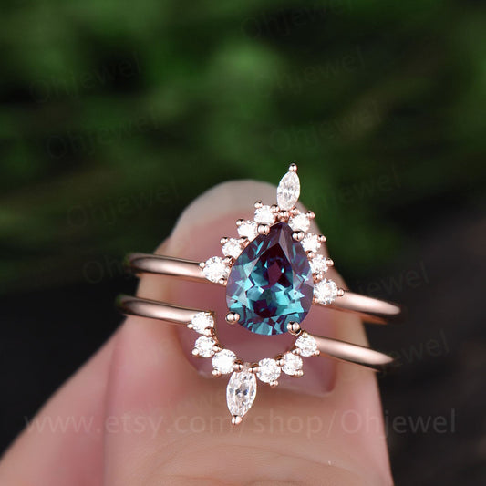2pcs halo cluster crown moissanite ring pear color change alexandrite engagement ring set rose gold vintage alexandrite wedding bridal set