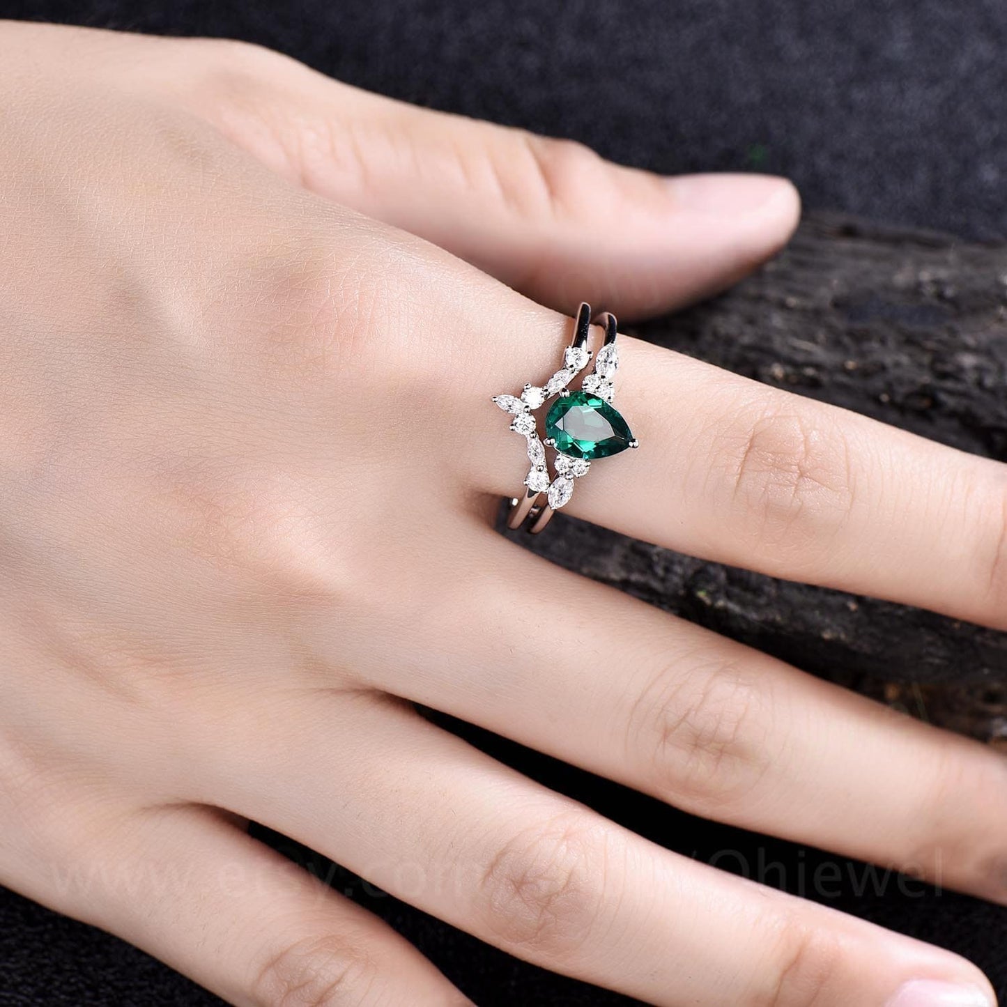 Vintage pear shaped green emerald engagement ring set art deco rose gold marquise cut moissanite ring set unique wedding ring set for women