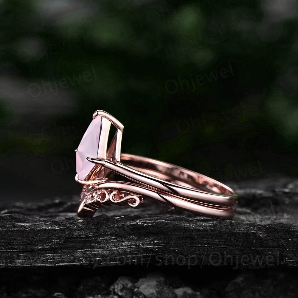 Kite cut rose quartz ring for women vintage unique solitaire rose quartz engagement ring set 14k rose gold silver moissanite bridal ring set