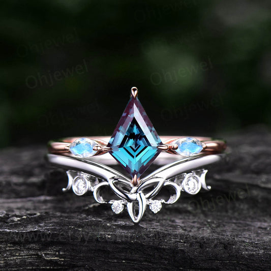 Vintage kite shaped Alexandrite engagement ring set art deco rose gold three stone marqusie moonstone ring unique wedding ring set for women