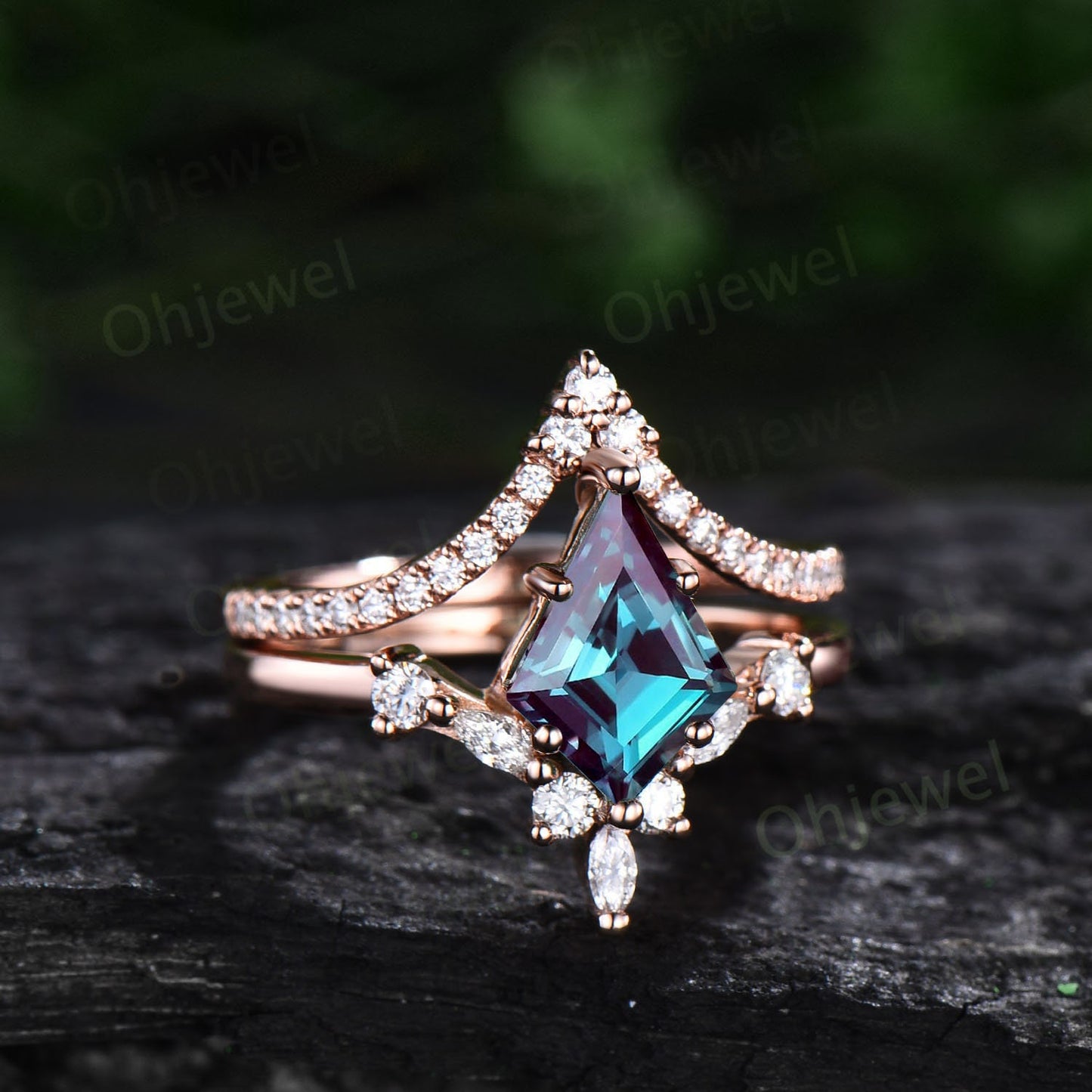 7x10mm kite cut Alexandrite engagement ring set solid 14k rose gold art deco V shaped diamond ring unique promise wedding ring set for women