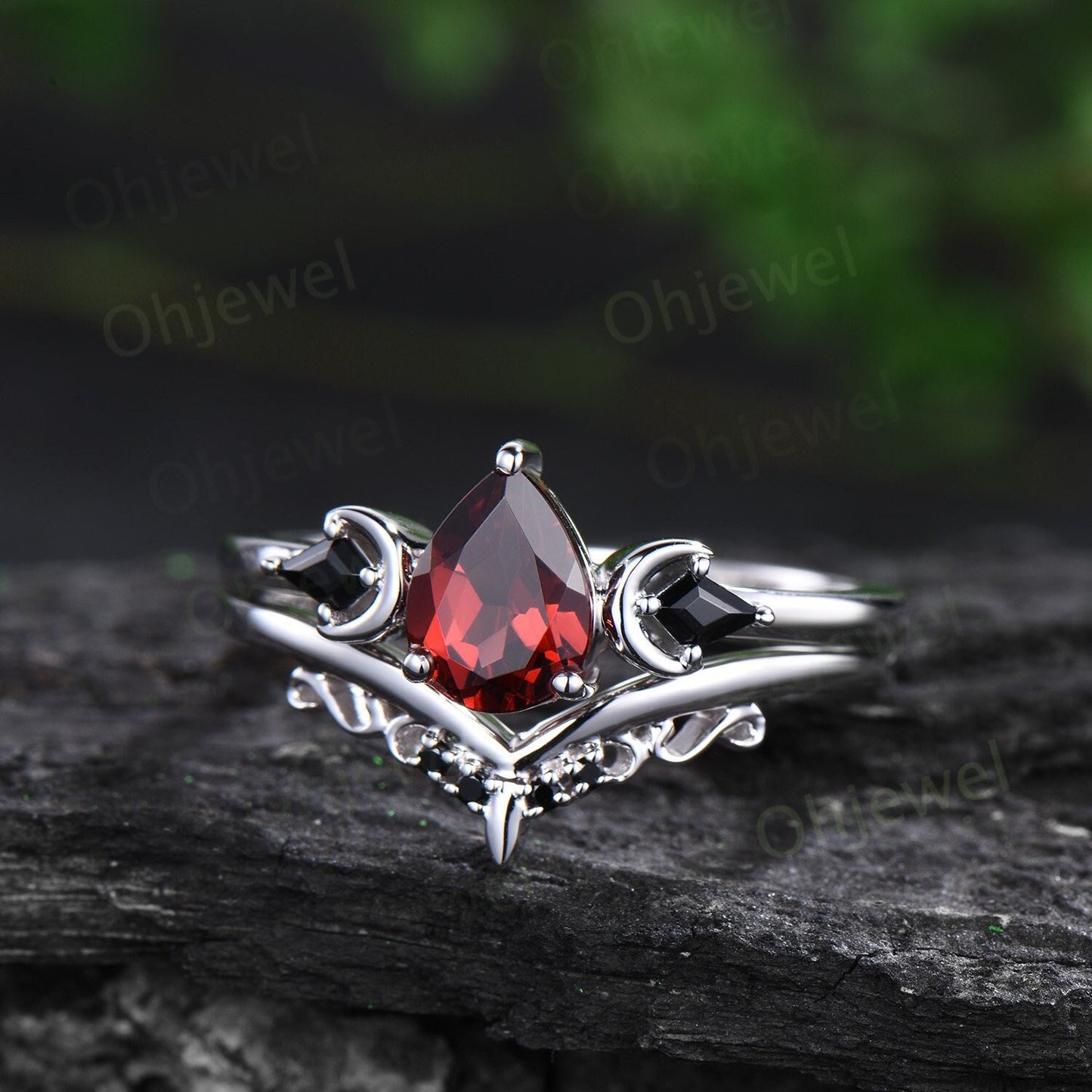 Pear shaped red garnet ring vintage three stone kite black spinel moon ring set white gold unique engagement ring antique bridal set women