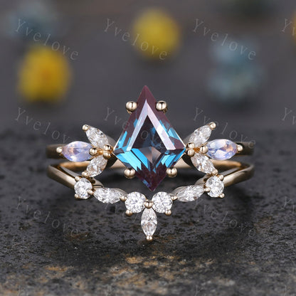 Art Deco Kite Alexandrite Engagement Ring,Unique Bridal Ring,Marquise Moonstone Ring,Moissanite Ring For Women,Rose Gold Band Silver Ring