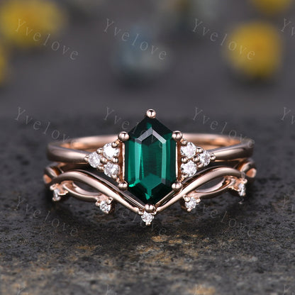 Retro Long hexagon Green Emerald Ring,Vintage 14k 18k Rose Gold Ring,Unique Emerald Engagement Ring,Promise Ring,May Birthday Gift For Her