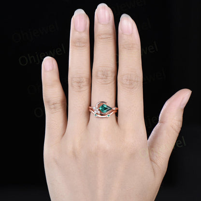Kite cut green emerald ring vintage east to west star moon engagement ring set cluster moissanite wedding promise ring set rose gold jewelry