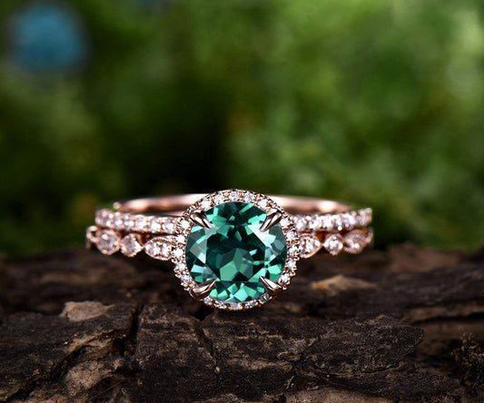 1.3 ct round cut emerald engagement ring set rose gold 14K/18K halo moissanite curved wedding band macthing stacking promise ring bridal set