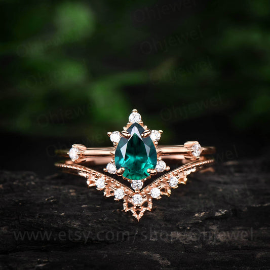 Rose gold ring set unique vintage engagement ring 2pcs pear emerald engagement ring set cluster moissanite ring set wedding bridal set gift