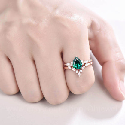 Vintage pear shaped green emerald engagement ring set art deco rose gold marquise cut moissanite ring set unique wedding ring set for women