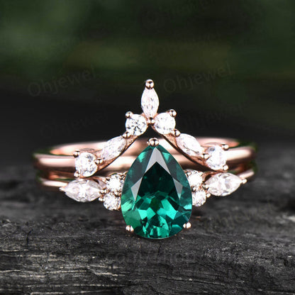 Vintage pear shaped green emerald engagement ring set art deco rose gold marquise cut moissanite ring set unique wedding ring set for women