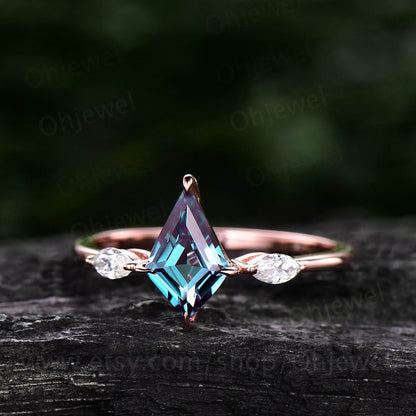 Vintage kite cut Alexandrite engagement ring set rose gold three stone marquise cut moissanite ring unique anniversary ring set for women