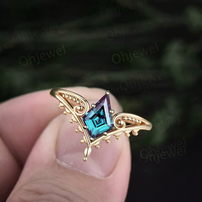 Vintage style kite cut Alexadrite ring unique split shank Solitaire engagement ring 14k rose gold antique promise wedding ring for women