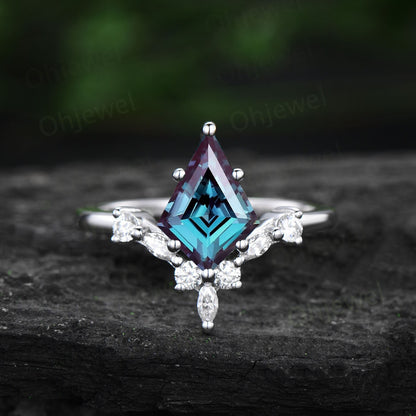 7x10mm kite cut Alexandrite engagement ring set solid 14k rose gold art deco V shaped diamond ring unique promise wedding ring set for women