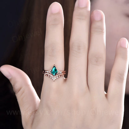Vintage kite cut green emerald engagement ring set 14k rose gold moon ring set cluster moissanite ring women antique rings unique bridal set