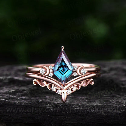 Vintage kite cut Alexandrite engagement ring set 14k rose gold moon ring set cluster moissanite ring women antique rings unique bridal set